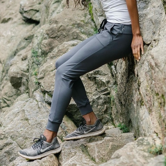 ZYIA Unwind Jogger - Picture 1 of 8